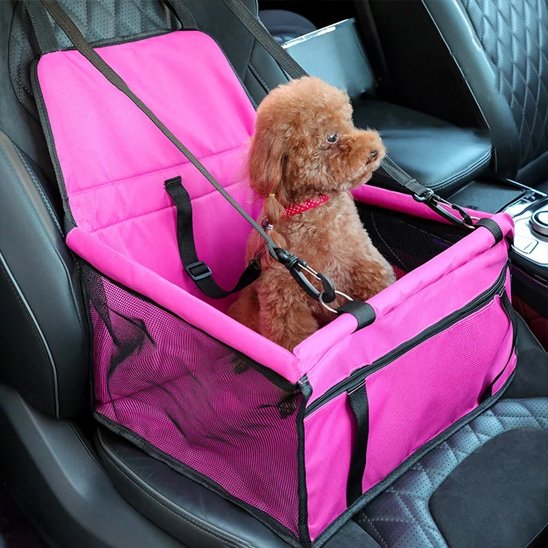 Siege auto pour chien PetitPup rose caniche
